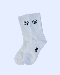White ORU crew socks with ribbed cuff and logo, made of cotton blend for comfort and style